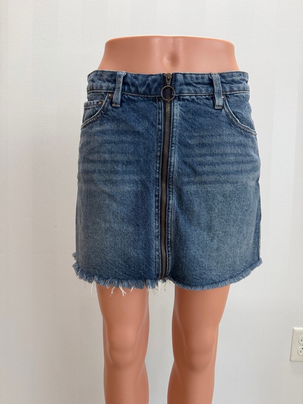 We The Free Distressed Denim Mini Skirt Front Zip Raw Hem Blue Sz 28 Grunge Boho